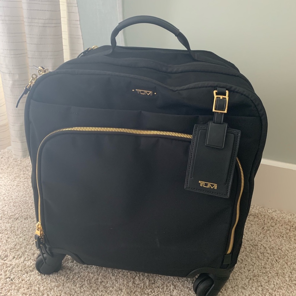 Tumi Osona compact carry on roller